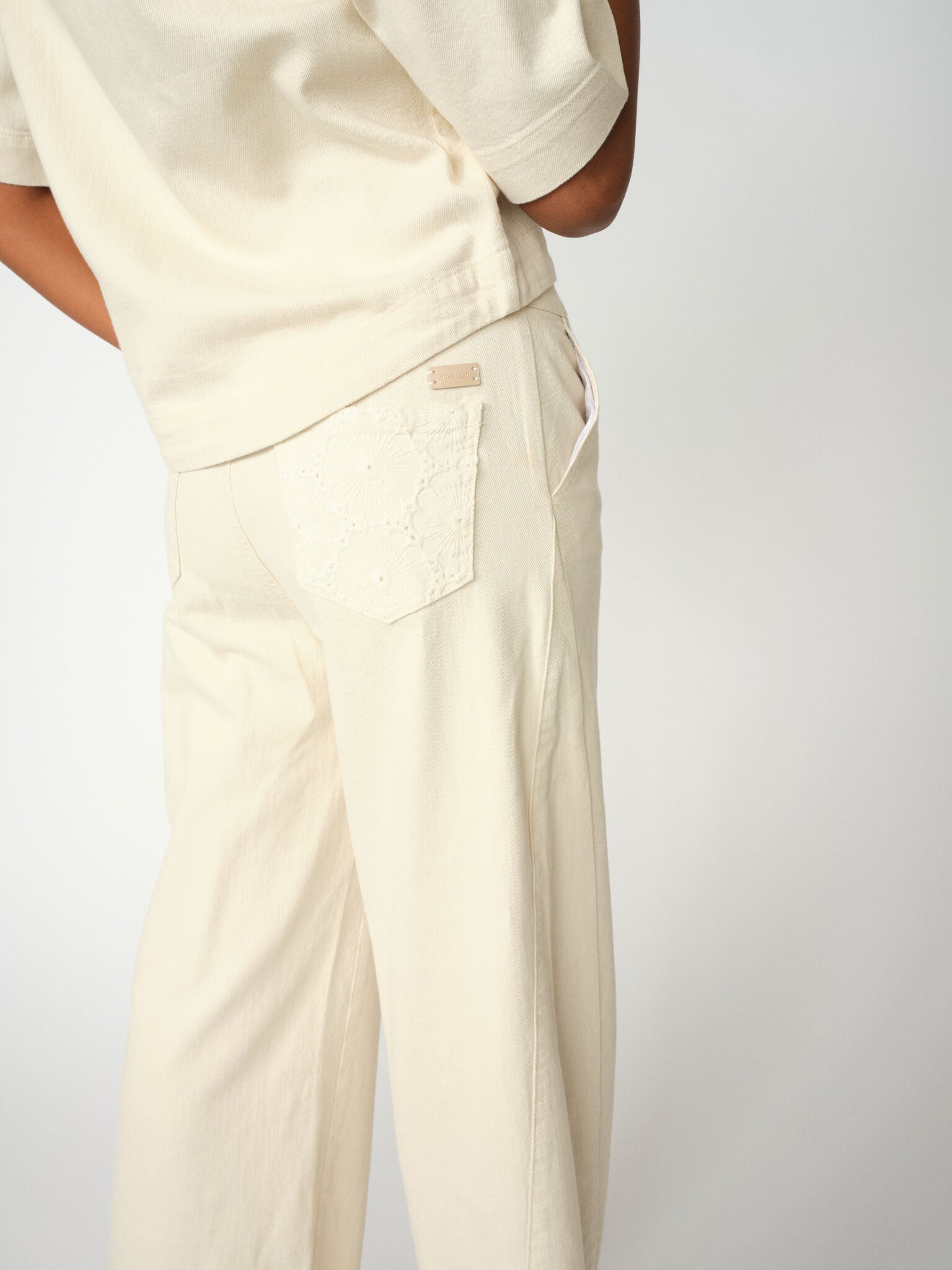 Modelshot / Clay / Detail